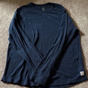 American Eagle Men’s Navy Blue Long-Sleeve Crewneck Shirt